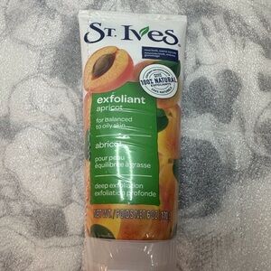 Apricot Exfoliant Cleanser - White and Orange